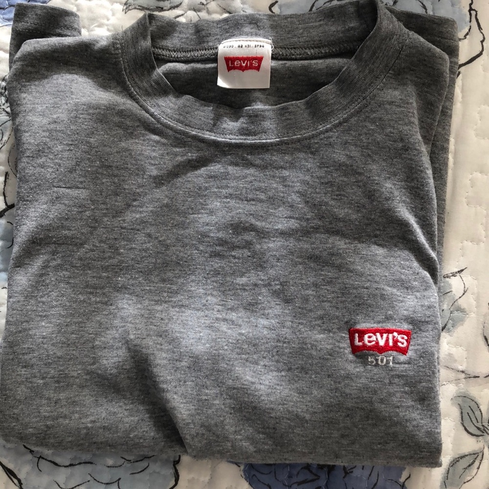 Short sleeve Levis Gray shirt